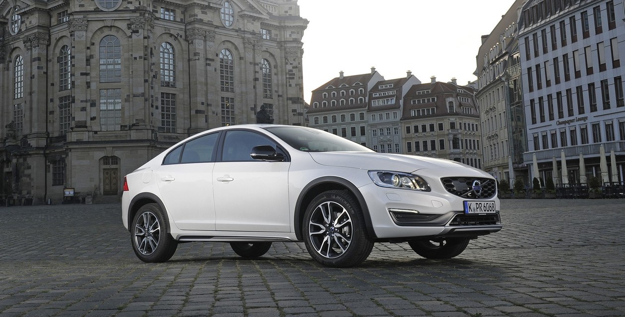 Новый Volvo S60 Cross Country седан 2024 года в Тольятти, комплектации и  отзывы