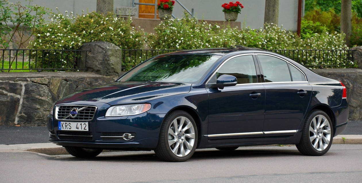 Новый Volvo S80 седан 2024 года в Москве, комплектации и отзывы